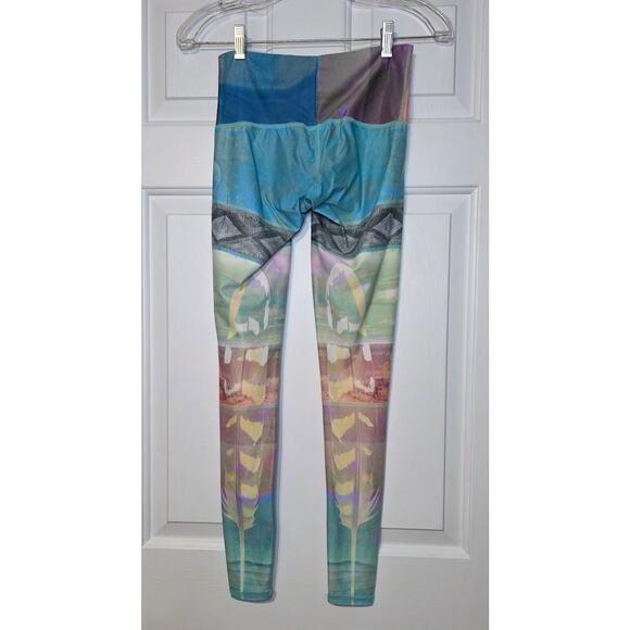 Teeki Tarot Magic Hot Pant Yoga Feathers Size XS - Picture 2 of 4